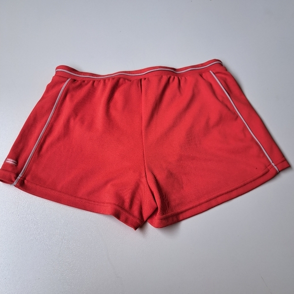Etoníc sports shorts for women red sizes M passion red - Picture 2 of 9